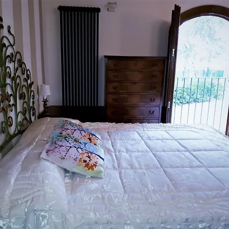 Indipendente Di 70 Mq Con Piscina Ad Uso Esclusivo , Aria Condizionata , 2 Bagni , Living ,ampia Cucina , Lavanderia , Terrazza ,giardini , Parcheggio Privato Immerso Nelle Colline Toscane Facente Parte Di Dimora Storica Toscana Di Fine Cavriglia