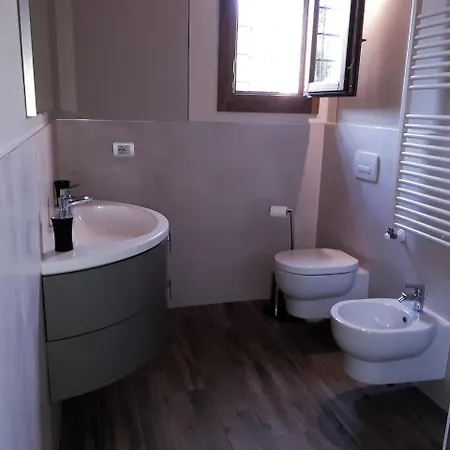 Apartment Indipendente Di 70 Mq Con Piscina Ad Uso Esclusivo , Aria Condizionata , 2 Bagni , Living ,ampia Cucina , Lavanderia , Terrazza ,giardini , Parcheggio Privato Immerso Nelle Colline Toscane Facente Parte Di Dimora Storica Toscana Di Fine